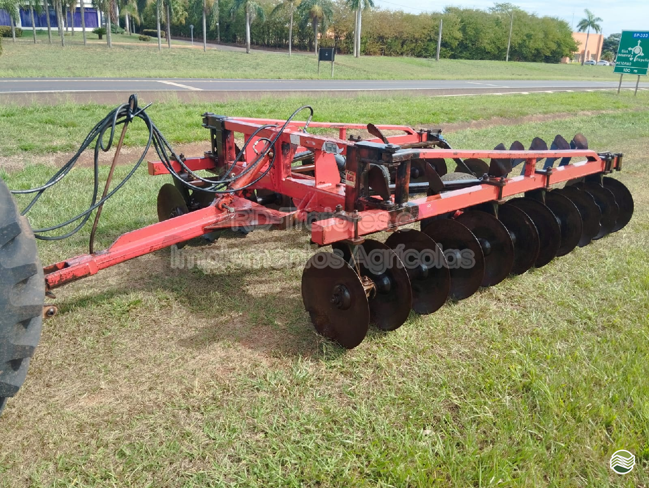 IMPLEMENTOS AGRICOLAS TERRACEADOR 22 DISCOS RD Tratores - Itapolis ITAPOLIS SÃO PAULO SP